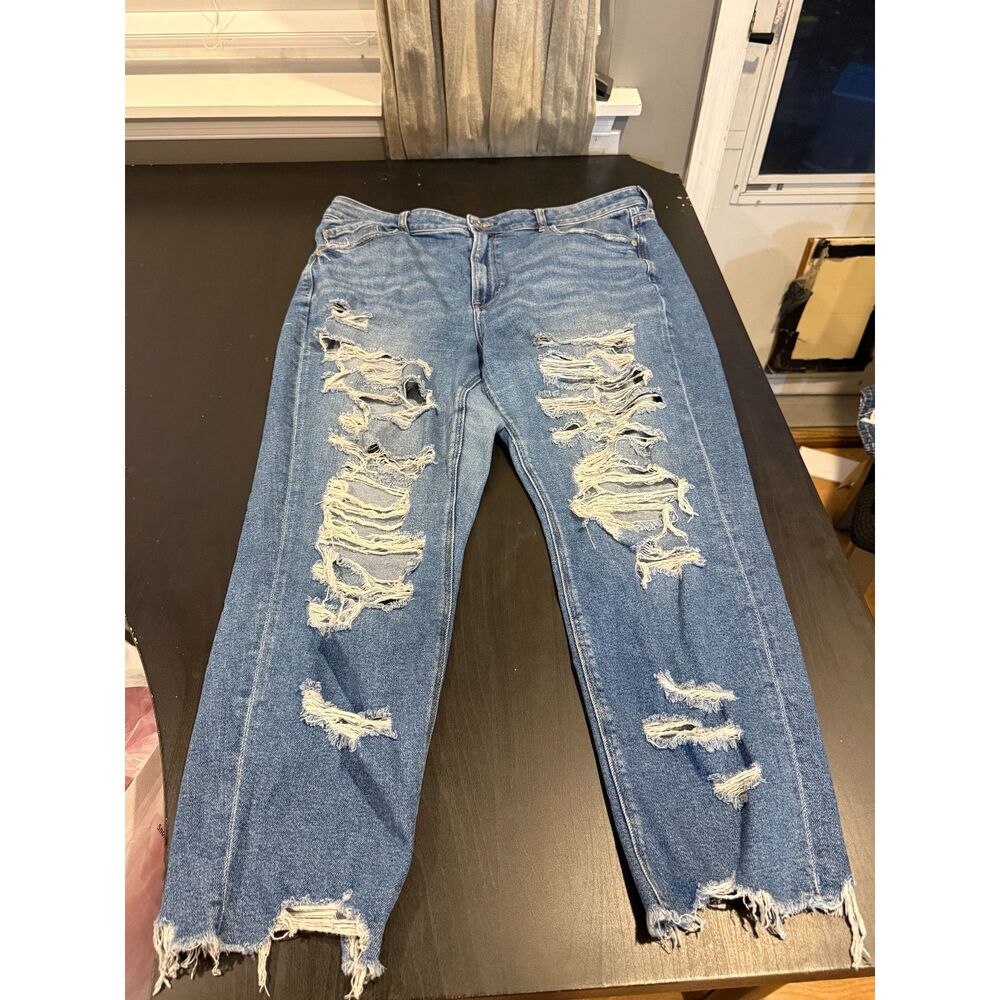 18 American Eagle stretch mom jeans distressed